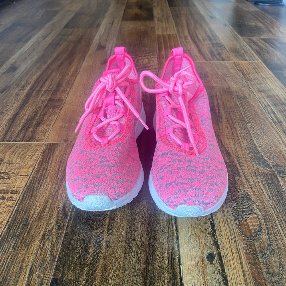 Heely's - Never worm